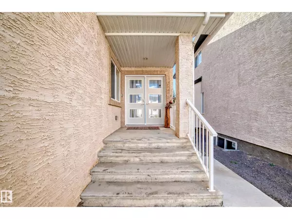 Edmonton, AB T5Y0W7,16756 61 ST NW