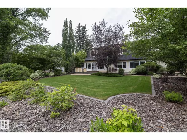 Edmonton, AB T6J2C2,63 FAIRWAY DR NW