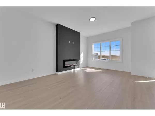 Edmonton, AB T6X1A3,752 MATTSON DR SW