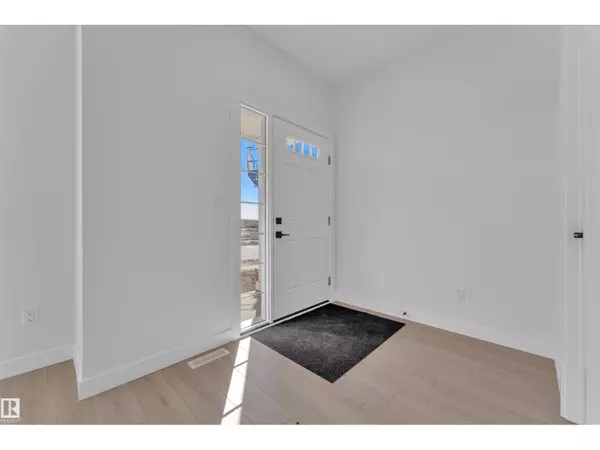 Edmonton, AB T6X1A3,752 MATTSON DR SW