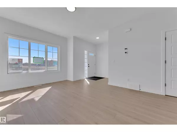 Edmonton, AB T6X1A3,752 MATTSON DR SW