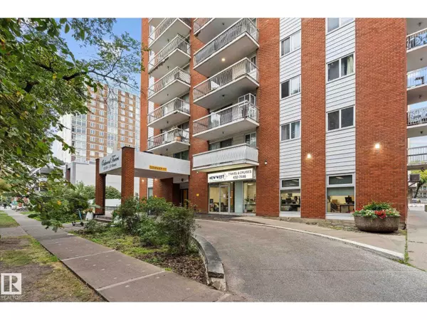 Edmonton, AB T5K2J2,#1202 10150 117 ST NW