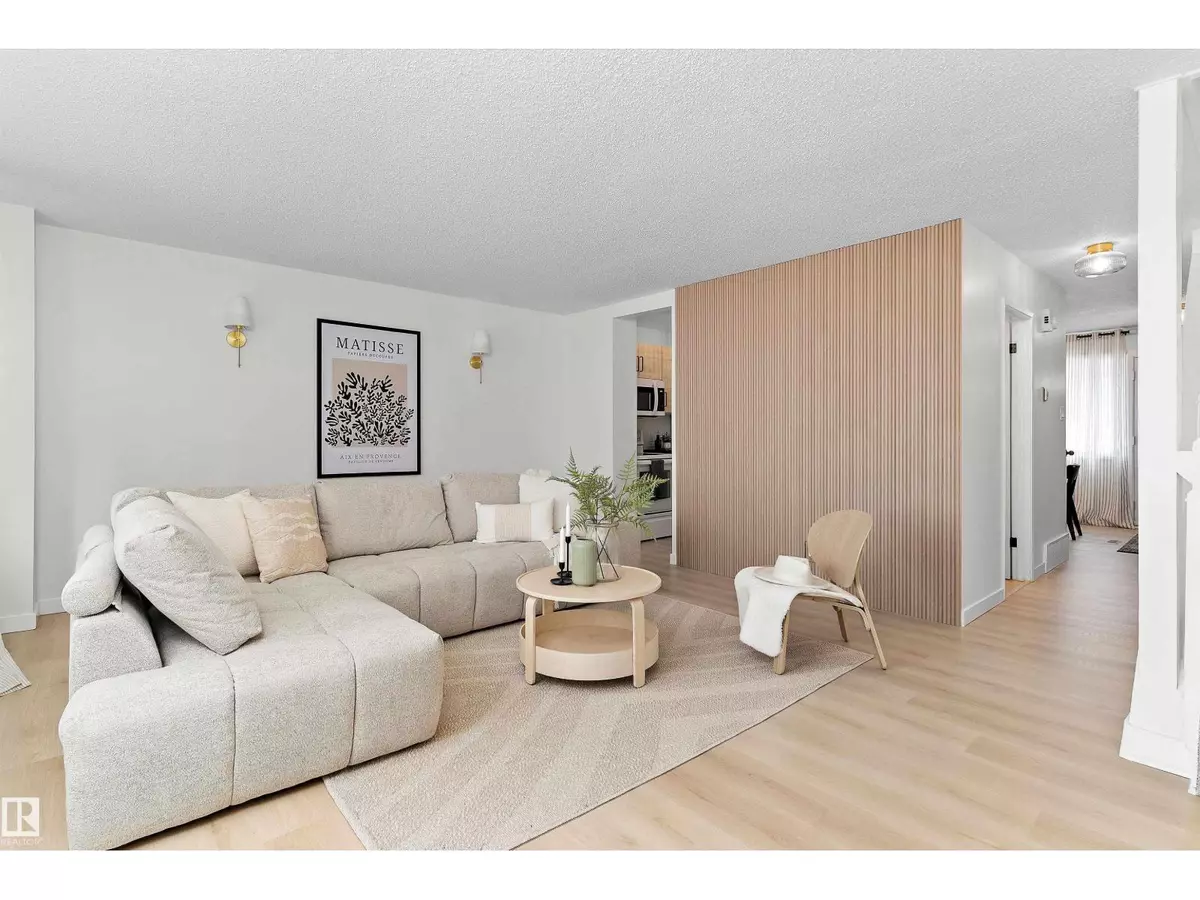 Edmonton, AB T5A1H2,717 VILLAGE ON THE GREEN GR NW
