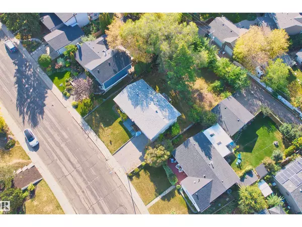 Edmonton, AB T6J1Y8,4218 121 ST NW