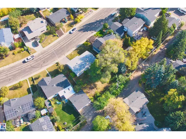 Edmonton, AB T6J1Y8,4218 121 ST NW