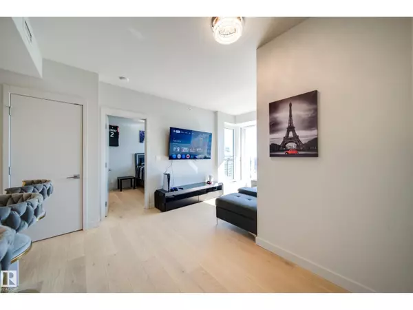 Edmonton, AB T5J4Y8,#3505 10360 102 ST NW