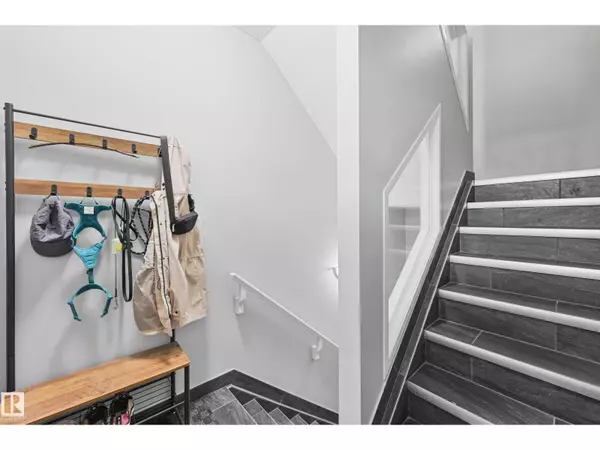 Edmonton, AB T6V0B8,#91 13825 155 AVE NW