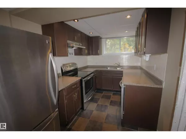 St. Albert, AB T8N0A4,61 BEACON CR