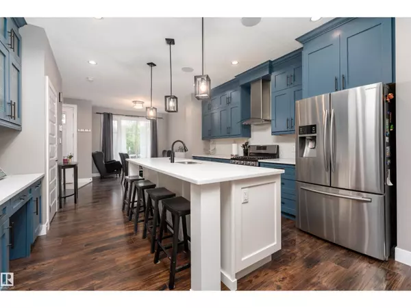 Edmonton, AB T6H1Z9,10706 67 AV NW