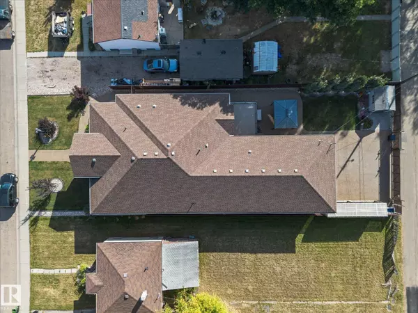 Edmonton, AB T5P2Y6,10516 158 ST NW