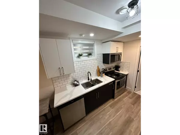 Edmonton, AB T5G1P2,11315 95A ST NW