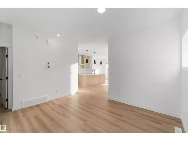 Edmonton, AB T6T0S9,1603 12 ST NW