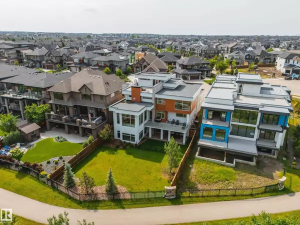 Edmonton, AB T6W3K3,705 HOWATT DR SW