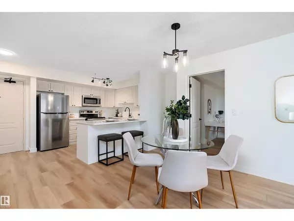 #1202 10909 103 AV NW, Edmonton, AB T5K2W7