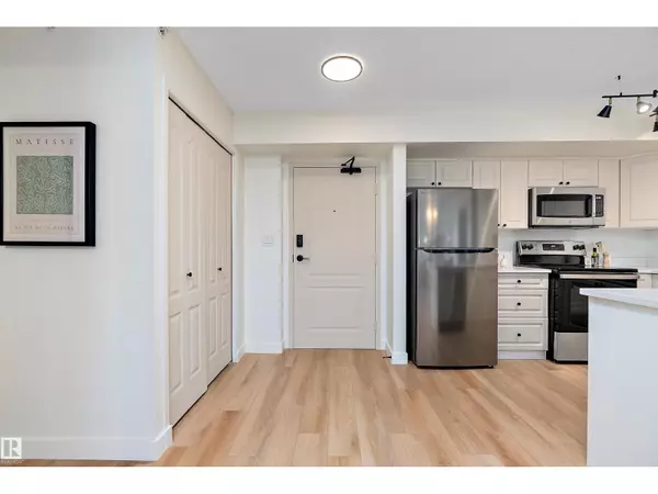 Edmonton, AB T5K2W7,#1202 10909 103 AV NW