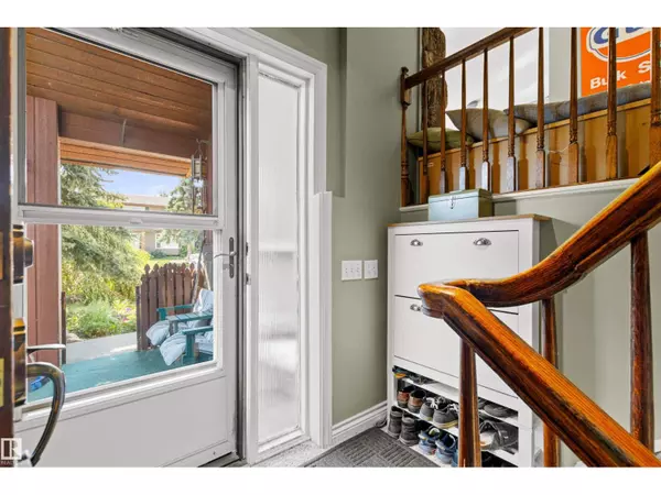 Edmonton, AB T5X4A6,12212 151 AV NW