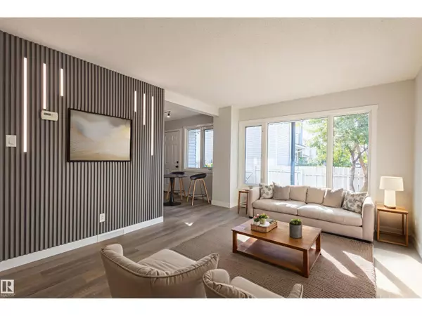 62 AMBERLY CO NW, Edmonton, AB T5A0H9