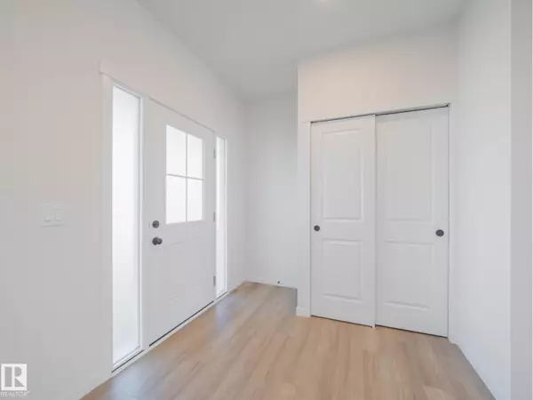 St. Albert, AB T8N8E7,37 ROSA CR