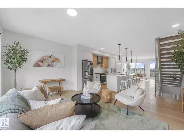 488 38A ST SW, Edmonton, AB T6X2X9