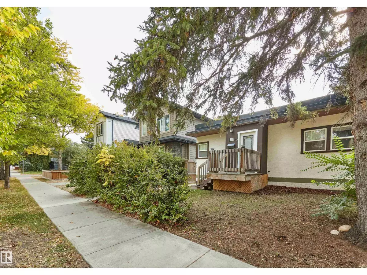 Edmonton, AB T6E1L8,10711 76 AV NW