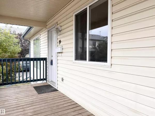 Edmonton, AB T5H4M7,#19 10909 106 ST NW NW