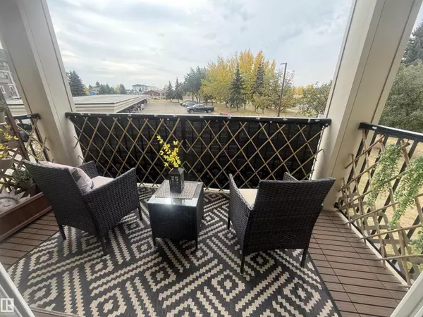 Edmonton, AB T5A5H2,#230 592 HOOKE RD NW