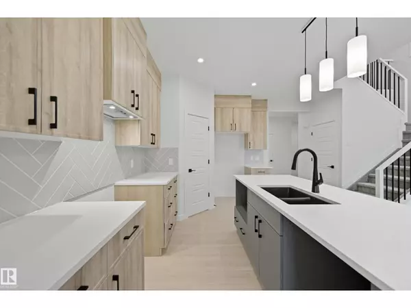 Spruce Grove, AB T7X4E6,37 GABLE CM