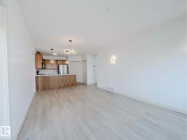 Edmonton, AB T6R0M4,#33 2565 HANNA CR NW NW