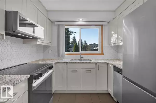 Edmonton, AB T6J0M8,11739 39 AV NW