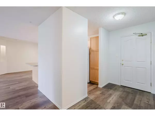 Edmonton, AB T6R3A3,#324 2903 RABBIT HILL RD NW