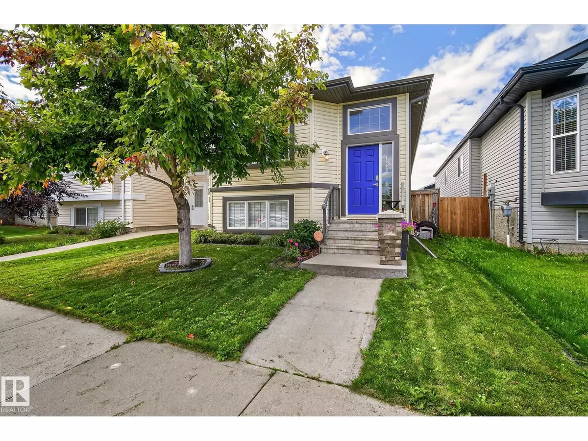 Edmonton, AB T5Y3H2,15628 44 ST NW