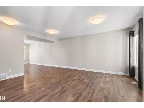 Edmonton, AB T6R0W8,#36 330 BULYEA RD NW