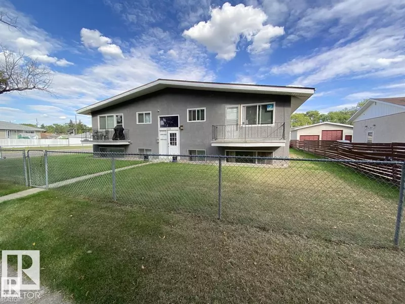 11839 45 ST NW, Edmonton, AB T5W2T3