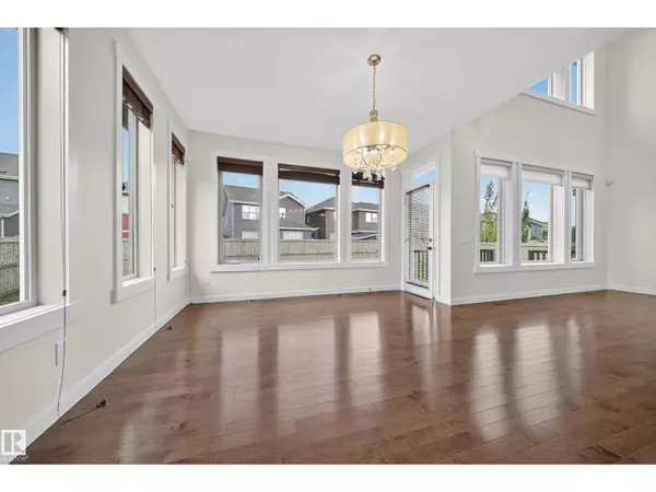 Edmonton, AB T6X0Y6,4450 CRABAPPLE LANDING LD SW