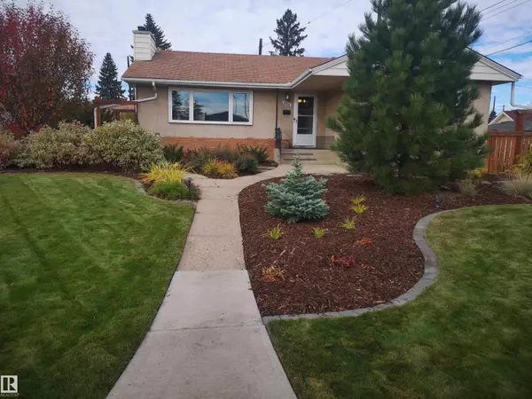 Edmonton, AB T6C0A5,8032 70 AV NW