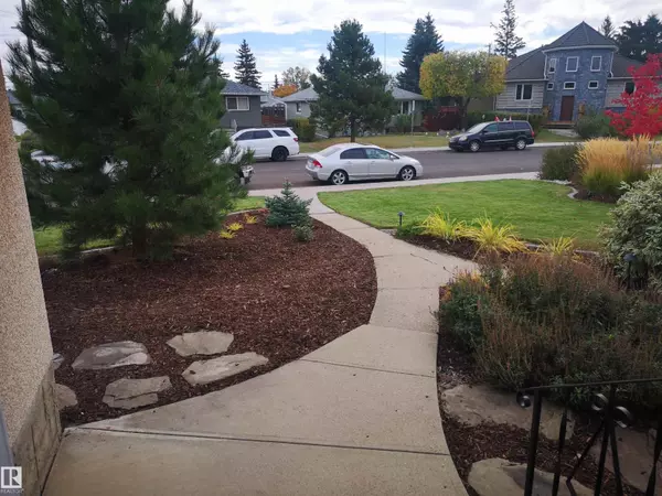 Edmonton, AB T6C0A5,8032 70 AV NW NW