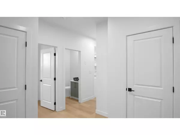 Spruce Grove, AB T7X0Z3,19 TENUTO LI