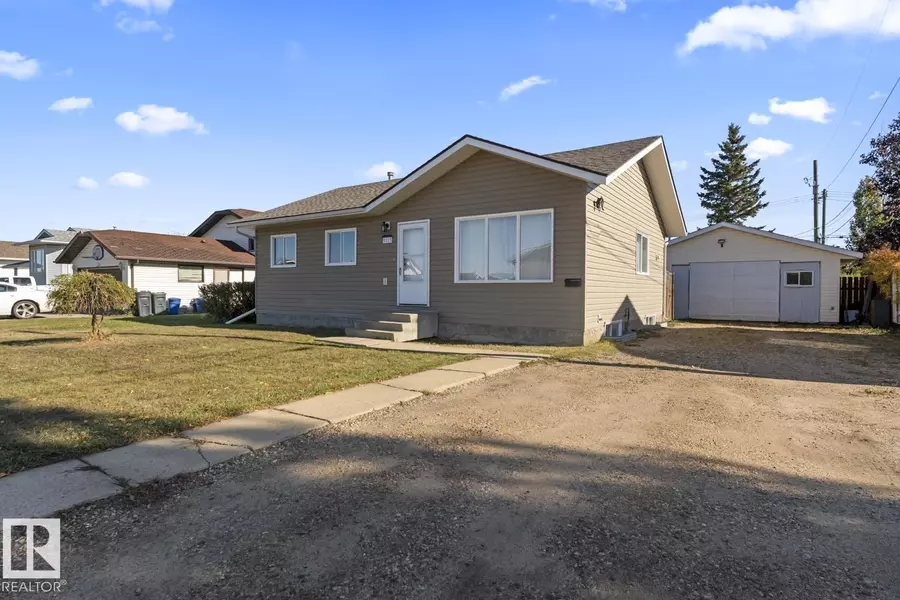 5213 60 ST, Cold Lake, AB T9M1T4