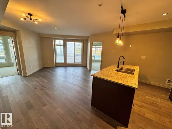 Edmonton, AB T5J0C2,#307 10388 105 ST NW