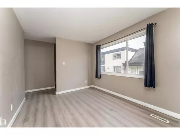 Edmonton, AB T5W5J8,#174 3308 113 AV NW
