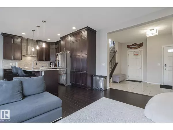 Edmonton, AB T5Y3P4,17135 47 ST NW