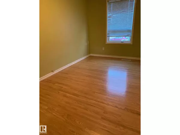 Edmonton, AB T5E2X9,14252 83 ST NW