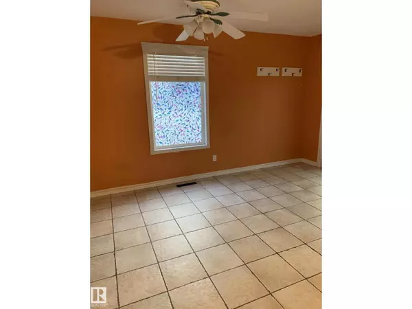 Edmonton, AB T5E2X9,14252 83 ST NW