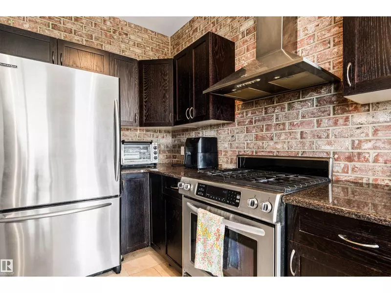 #403 8223 99 ST NW, Edmonton, AB T6E3T1