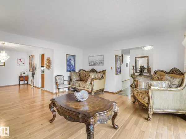 Edmonton, AB T5X3J9,11106 173A AV NW