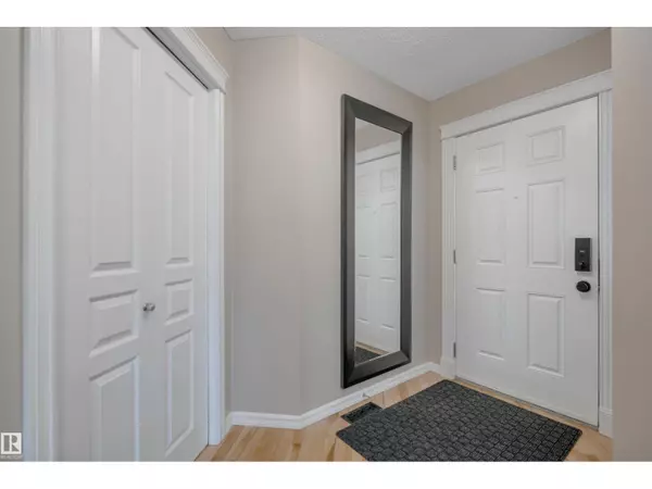 Edmonton, AB T5Z0A4,17632 87 ST NW