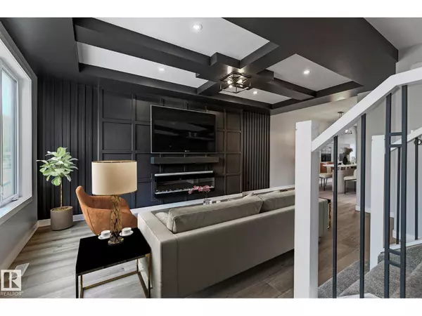 Edmonton, AB T5M3L6,11633 ST ALBERT TR NW