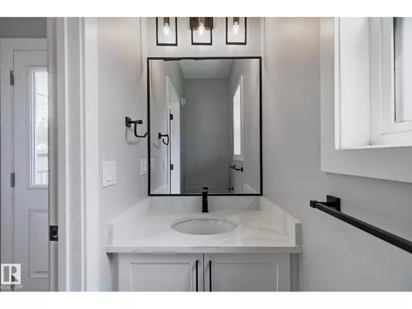 Edmonton, AB T5M3L6,11633 ST ALBERT TR NW