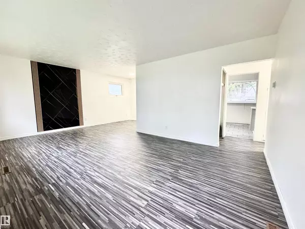 Edmonton, AB T5P0X1,16415 106 AV NW