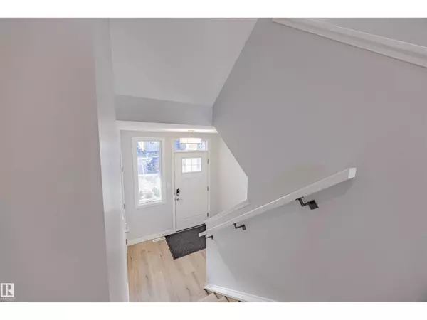 Edmonton, AB T6X2Z8,1745 PLUM CR SW